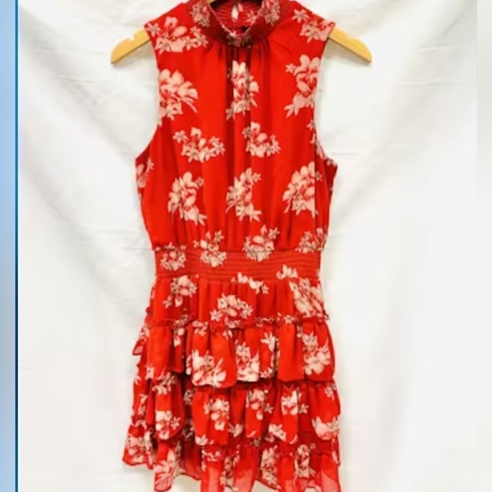 Sleeveless floral dress New Without Tags.